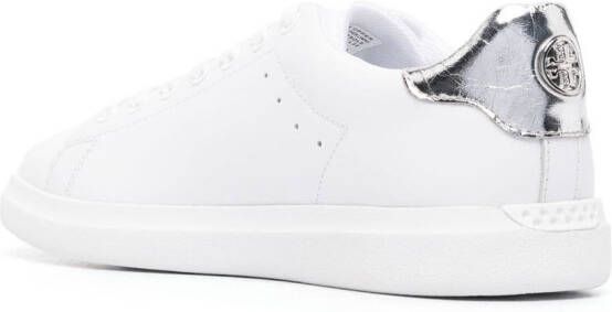 Tory Burch Sneakers met logoplakkaat Wit