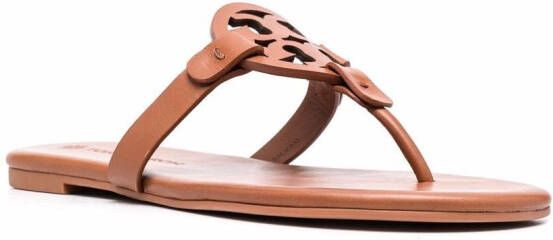 Tory Burch Sandalen met logopatch Bruin