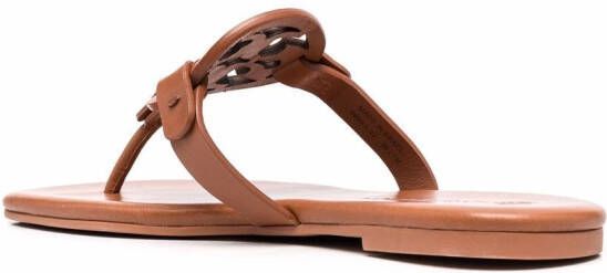 Tory Burch Sandalen met logopatch Bruin