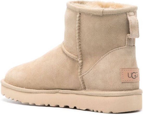 UGG Classic Mini II enkellaarzen Beige