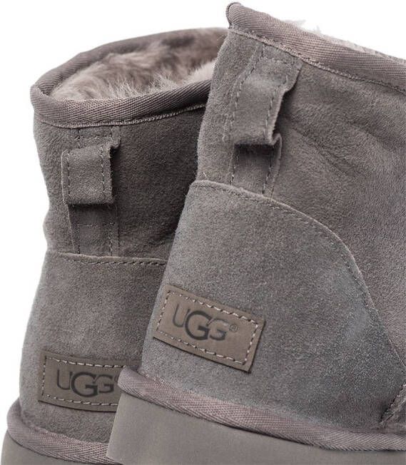 UGG Classic Mini II lammy enkellaarzen Grijs