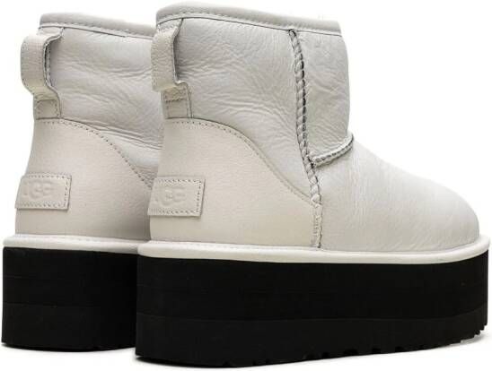 UGG Classic Mini Platform laarzen met plateauzool Wit