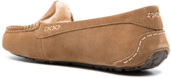 UGG Dakota loafers met lammy voering Beige
