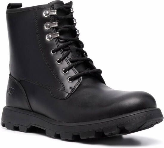 UGG Enkellaarzen met veters Zwart