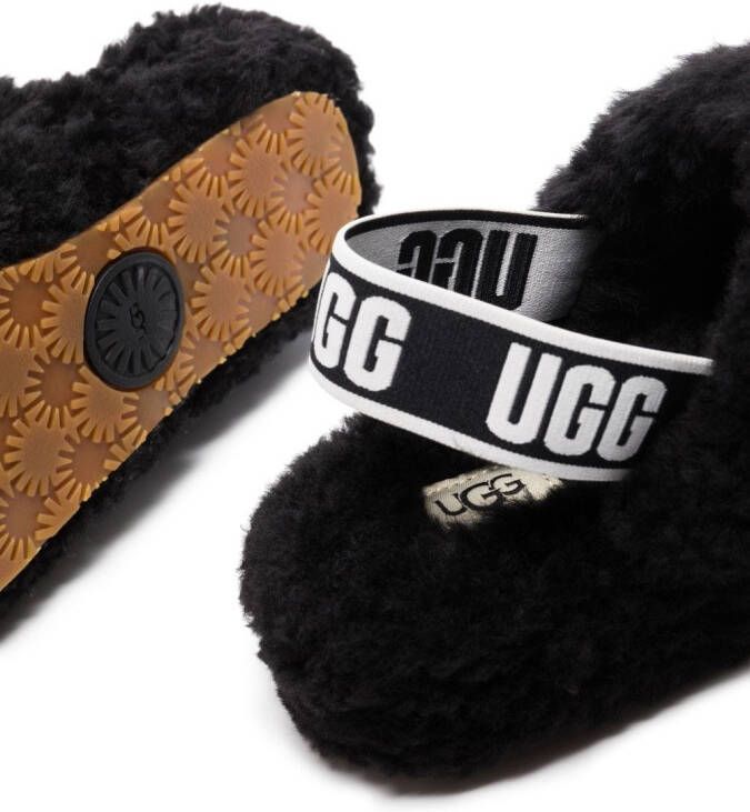 UGG Fluff Yeah slippers met plateauzool Zwart
