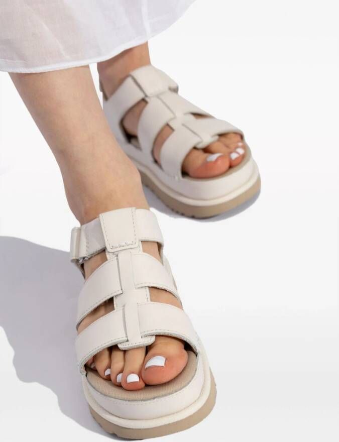 UGG Goldenstar Strap sandalen met plateauzool Wit
