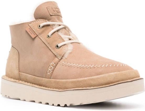 UGG Neumel veterlaarzen Beige