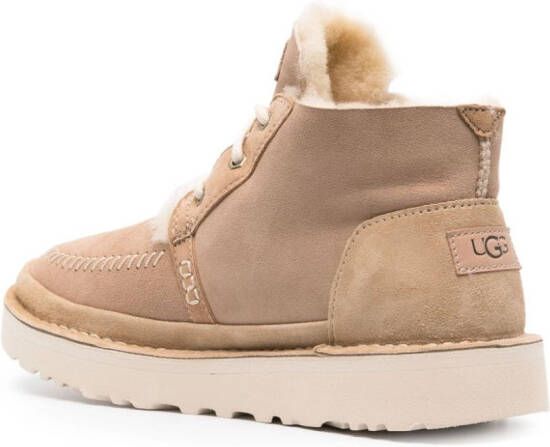 UGG Neumel veterlaarzen Beige