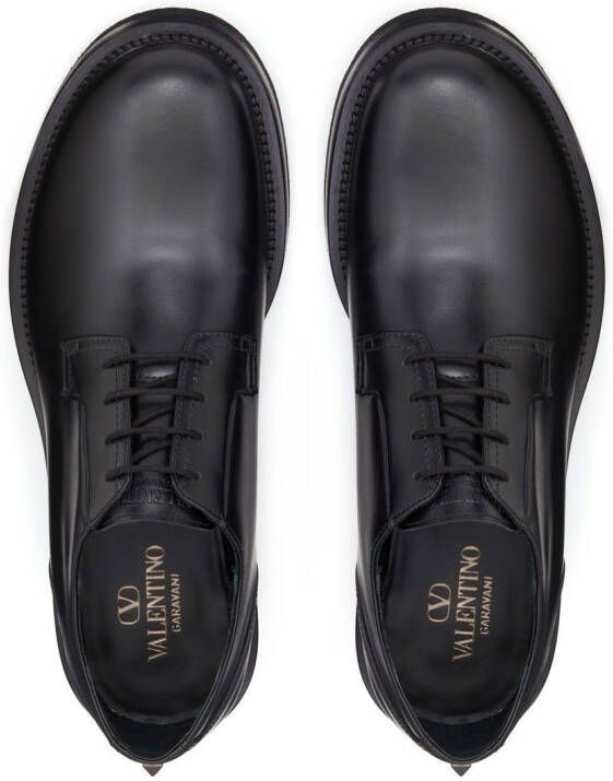Valentino Garavani Derby schoenen met studs Zwart
