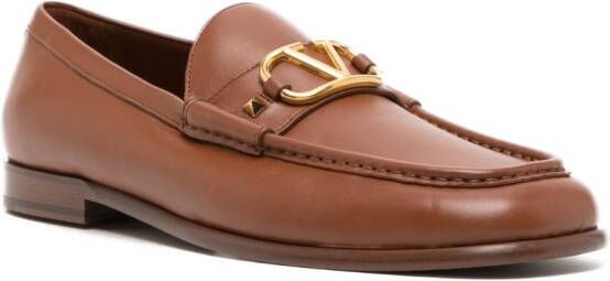 Valentino Garavani Loafers met logoplakkaat Bruin