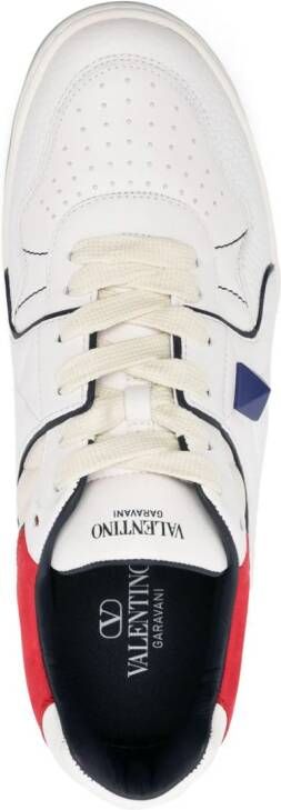 Valentino Garavani One Stud leren sneakers Wit