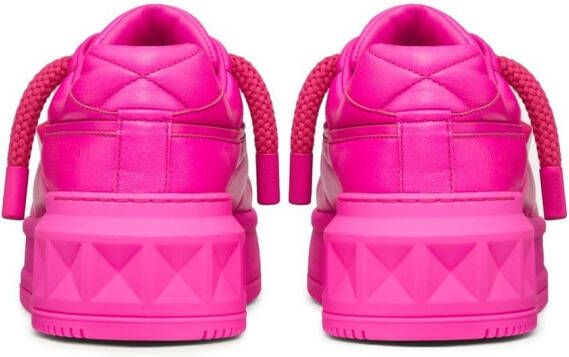 Valentino Garavani One Stud sneakers met studs Roze