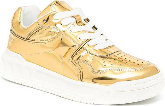 Valentino Garavani One Stud sneakers Goud