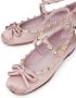 Valentino Garavani Rockstud ballerina's met bandje Roze - Thumbnail 5