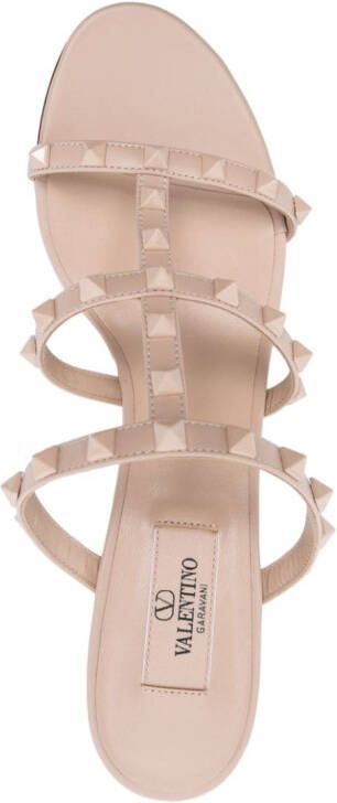 Valentino Garavani Rockstud gekooide sandalen Beige