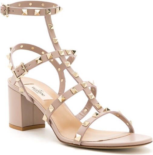 Valentino Garavani Rockstud pumps Beige