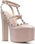 Valentino Garavani Rockstud pumps met plateauzool Beige - Thumbnail 2