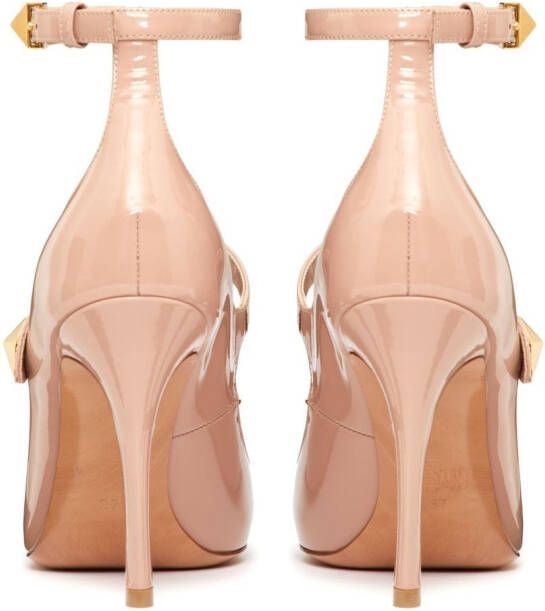 Valentino Garavani Rockstud pumps van lakleer Beige