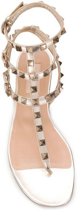 Valentino Garavani Rockstud metallic sandalen Beige