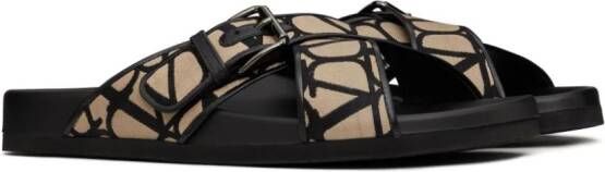 Valentino Garavani Sandalen met gekruiste bandjes Zwart