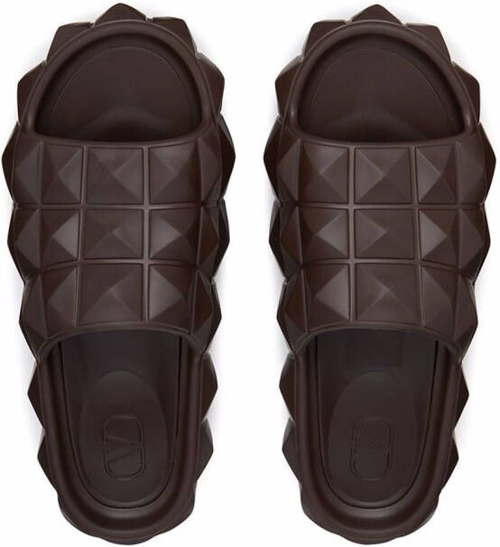 Valentino Garavani Slippers met studs Bruin