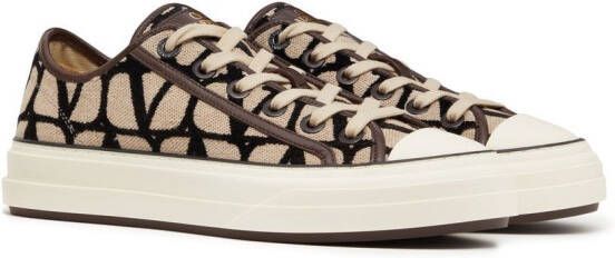 Valentino Garavani Sneakers met logoprint Beige