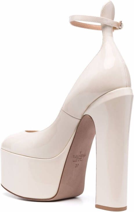 Valentino Garavani Tan-Go lakleren pumps Beige