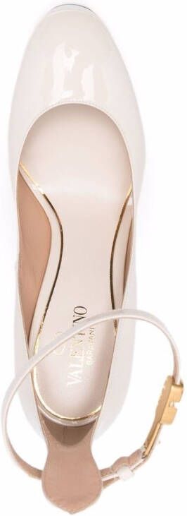 Valentino Garavani Tan-Go lakleren pumps Beige