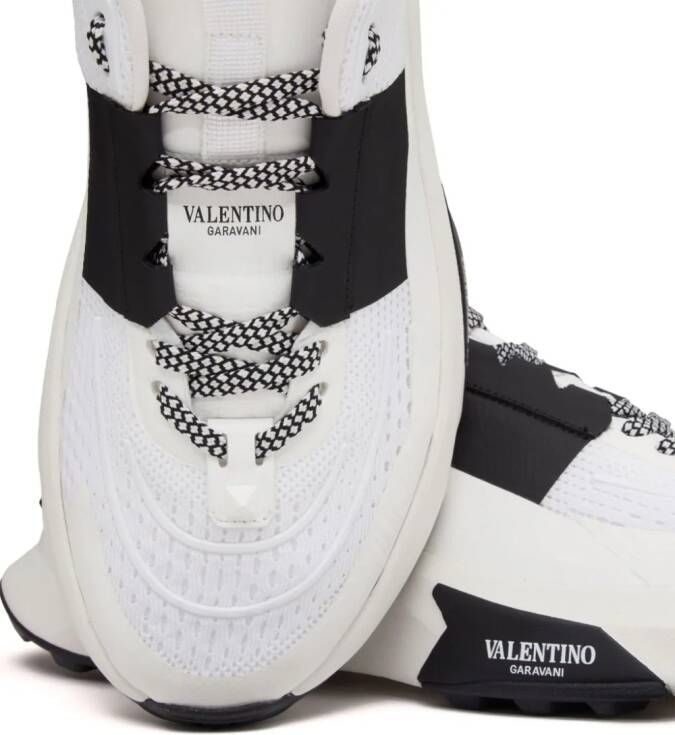 Valentino Garavani True Act sneakers met vlakken Wit