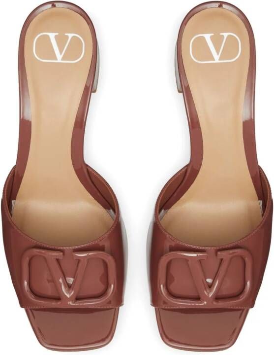 Valentino Garavani VLogo Signature gelakte sandalen Bruin