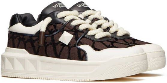 Valentino Garavani One Stud XL leren sneakers Bruin