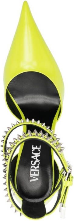 Versace Leren pumps Geel