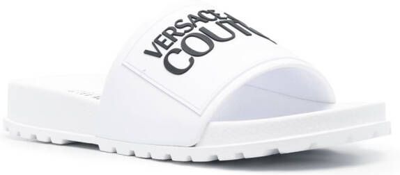 Versace Jeans Couture Slippers met logo-reliëf Wit