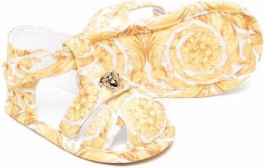 Versace Kids Medusa sandalen met barokprint Wit
