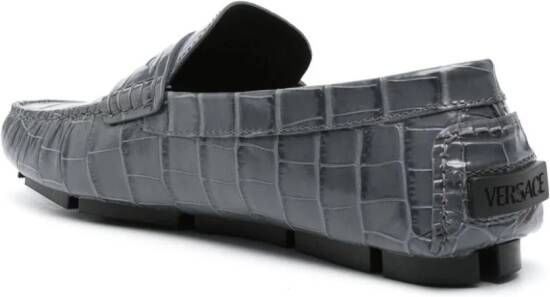 Versace Loafers met krokodillen-reliëf Grijs