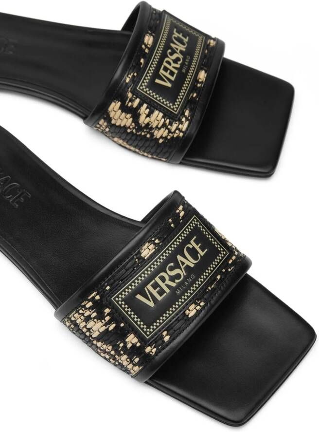 Versace Slippers met logopatch Zwart