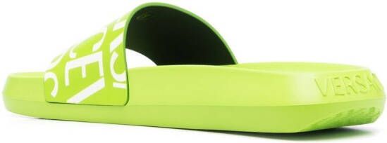 Versace Slippers met logoprint Groen
