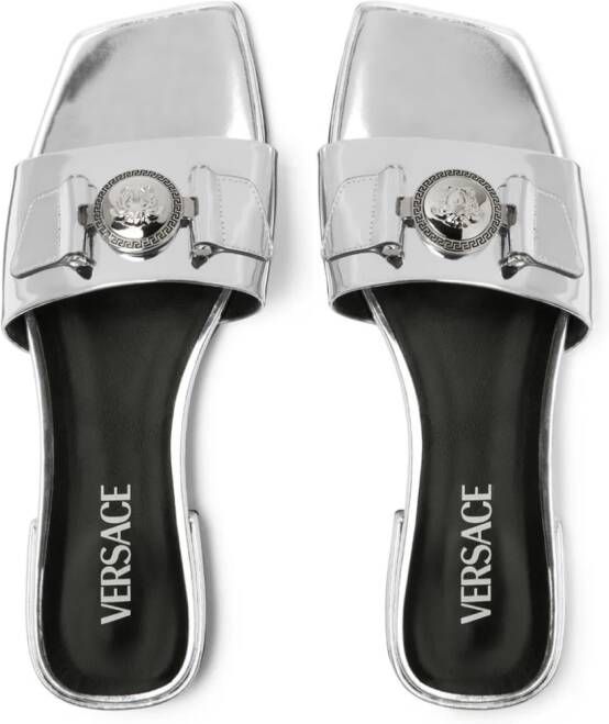 Versace Medusa sandalen met metallic-effect Zilver