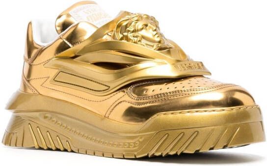 Versace District sneakers met metallic-effect Goud
