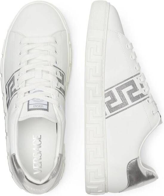 Versace Greca sneakers met borduurwerk Wit