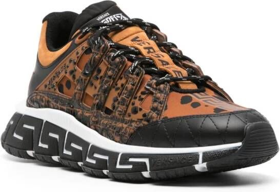 Versace Trigreca leren sneakers Bruin