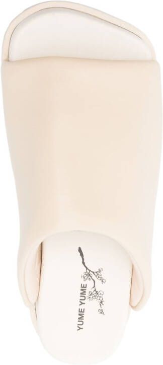YUME Slippers met open neus Beige