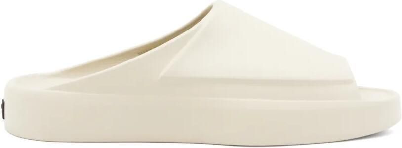 FEAR OF GOD ESSENTIALS Los Feliz slippers met gegraveerd logo Beige