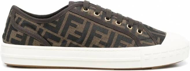 FENDI Sneakers met jacquard logo Bruin