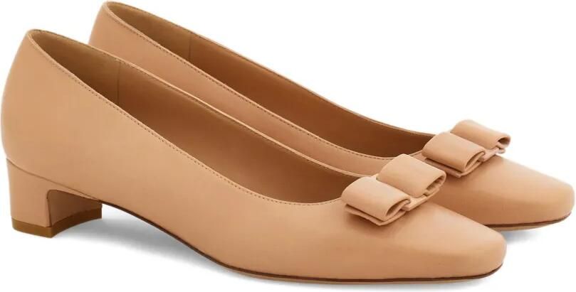 Ferragamo 30 mm Iconic pumps met strik Beige - Foto 5