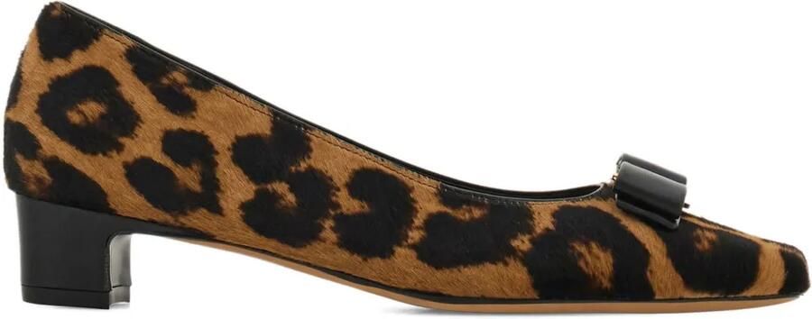 Ferragamo 30 mm Iconic pumps met strik Bruin