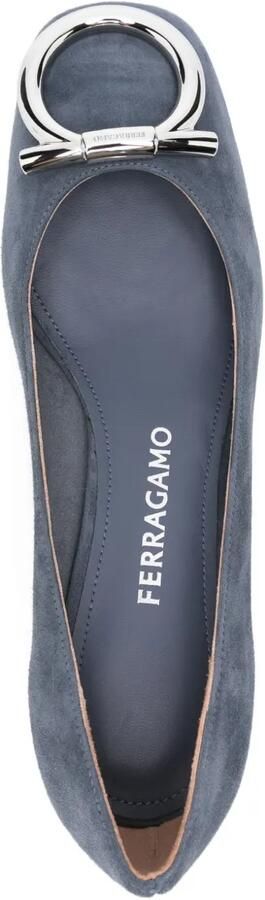 Ferragamo 40 mm pumps met blokhak en logogesp Blauw - Foto 4