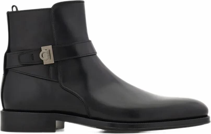 Ferragamo ankle boots with Hug buckle Zwart