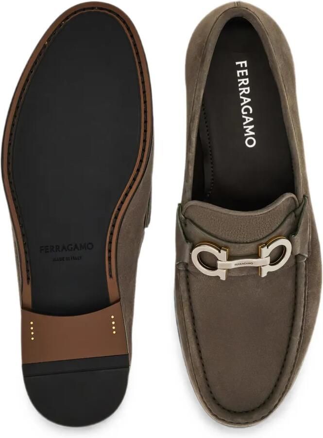 Ferragamo Avril suède loafers met Gancini-plakkaat Grijs - Foto 2
