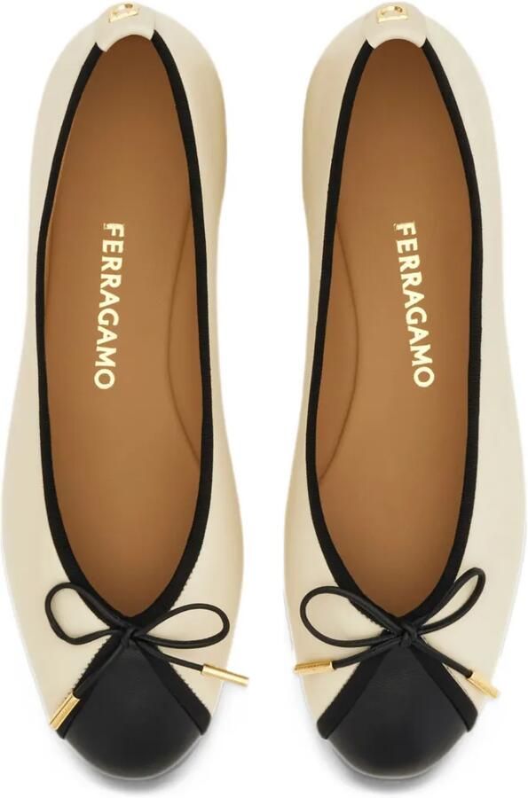 Ferragamo ballet flat with bow detail Beige - Foto 3
